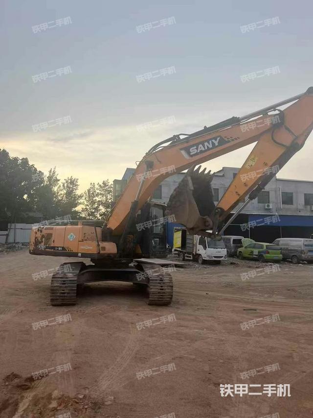 整機(jī)右后45°(整機(jī)外觀) 整機(jī)右后45°(整機(jī)外觀)