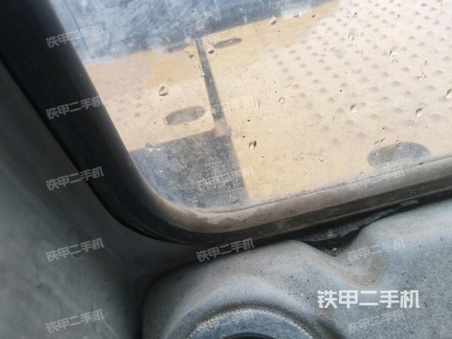 座椅后部(驾驶室部分) 座椅后部(驾驶室部分)