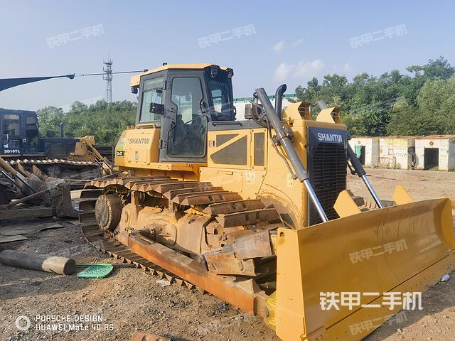 整機右后45°(設(shè)備外觀及核心部件) 整機右后45°(設(shè)備外觀及核心部件)