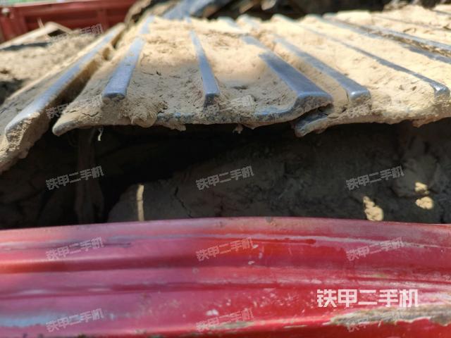 單側(cè)履帶整體(整機外觀) 單側(cè)履帶整體(整機外觀)