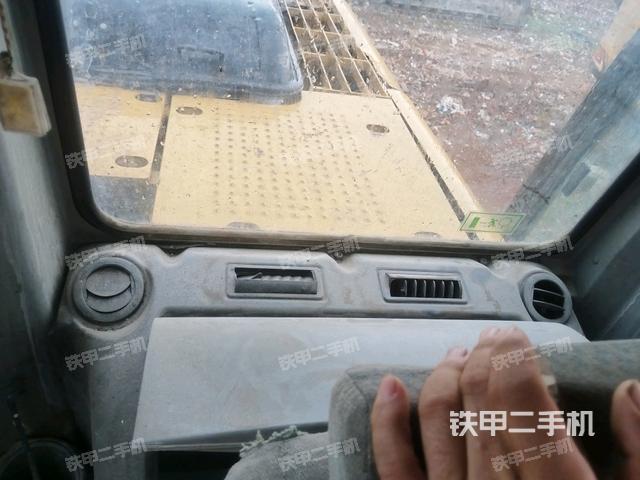 后窗玻璃角标(驾驶室部分) 后窗玻璃角标(驾驶室部分)