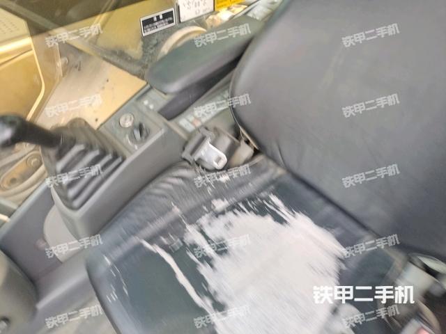 左后方玻璃角標(駕駛室部分) 左后方玻璃角標(駕駛室部分)