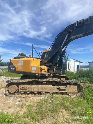 现代R215VS挖掘机实拍图片