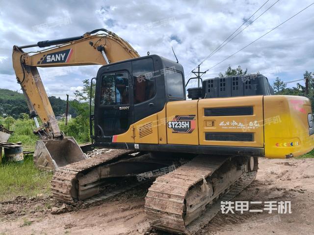 三一重工SY235H挖掘機
