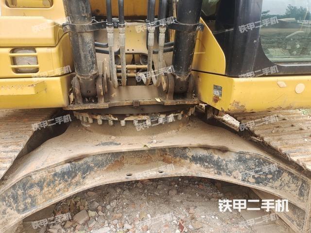 大臂根部?斜視(工作和回轉裝置) 大臂根部?斜視(工作和回轉裝置)