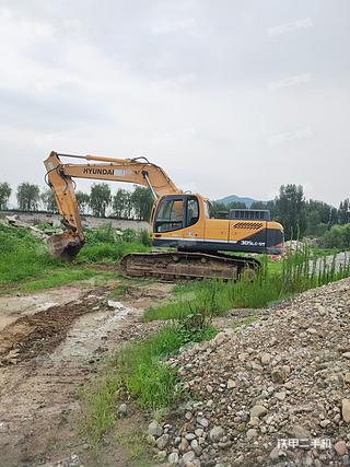 现代R305LC-9T挖掘机实拍图片
