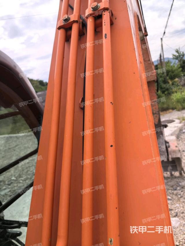 大臂背部俯视(工作和回转装置) 大臂背部俯视(工作和回转装置)