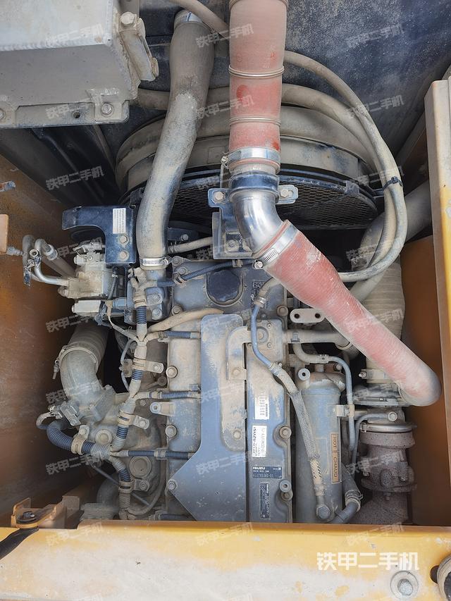 驾驶室顶部（整机外观）