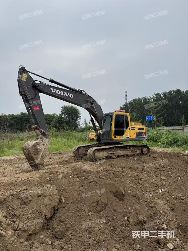 沃爾沃EC210D挖掘機