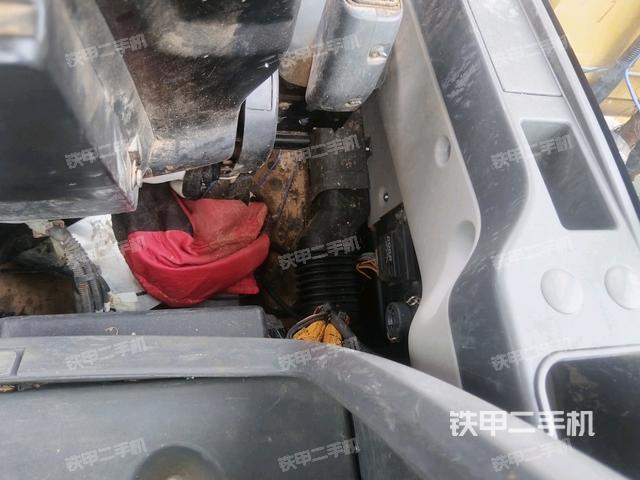 座椅右側(cè)控制臺/鑰匙門/油門/含右手柄(駕駛室部分) 座椅右側(cè)控制臺/鑰匙門/油門/含右手柄(駕駛室部分)