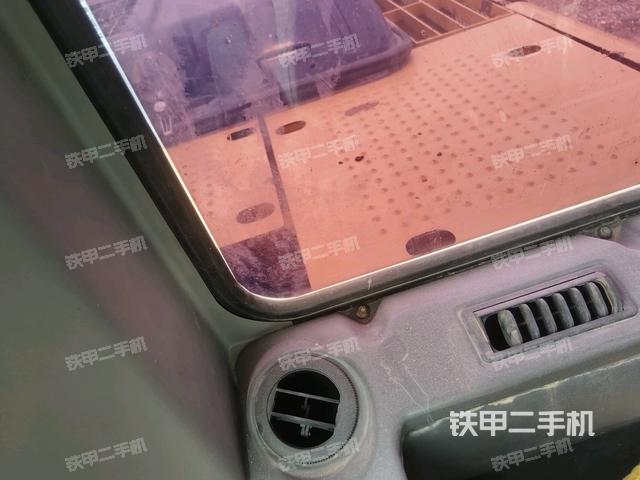 座椅后部(駕駛室部分) 座椅后部(駕駛室部分)