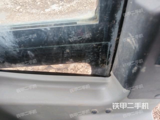 左后方玻璃角標(biāo)(駕駛室部分) 左后方玻璃角標(biāo)(駕駛室部分)