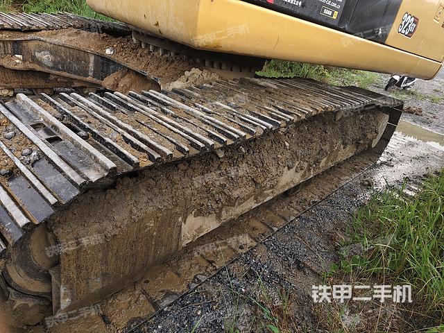 單側(cè)履帶整體(整機外觀) 單側(cè)履帶整體(整機外觀)