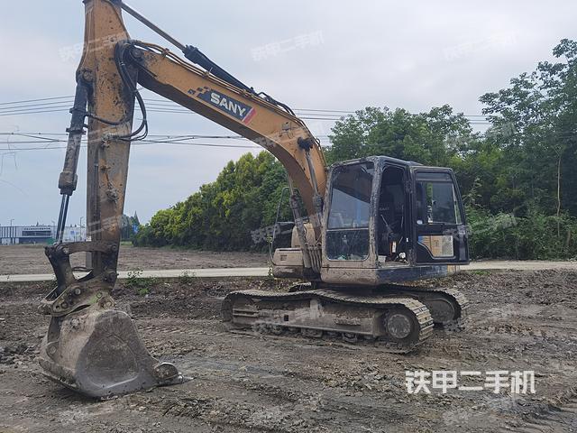 三一重工SY135C挖掘机