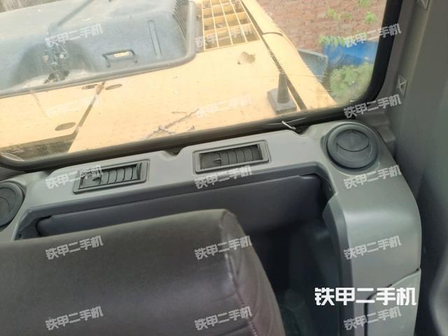 駕駛室左后45度(駕駛室部分) 駕駛室左后45度(駕駛室部分)