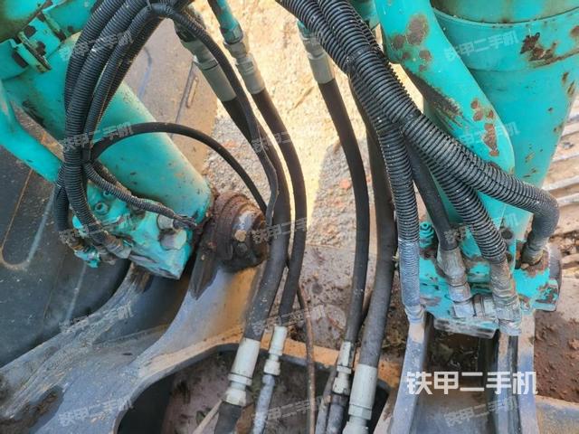 大臂根部?斜視(工作和回轉(zhuǎn)裝置) 大臂根部?斜視(工作和回轉(zhuǎn)裝置)