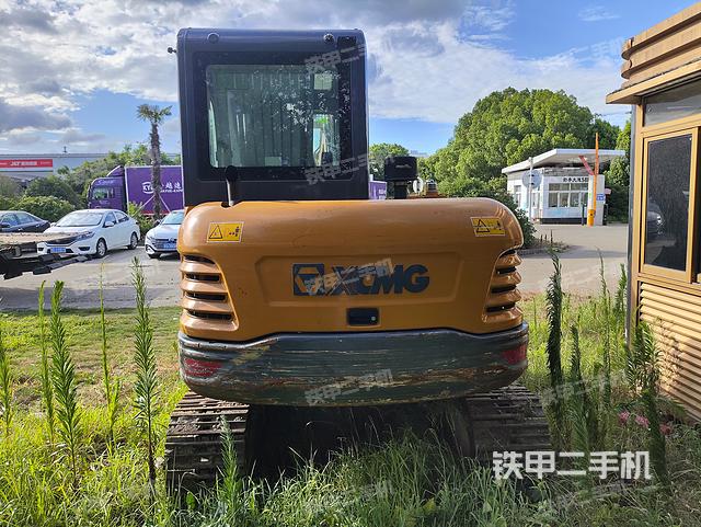 驾驶室顶部（整机外观）