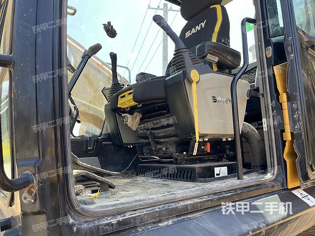 驾驶室顶部（整机外观）