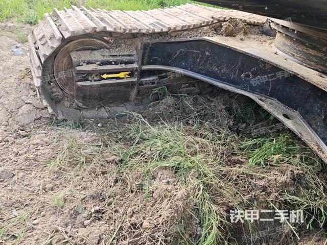 左側(cè)履帶整體?(行走機(jī)構(gòu)) 左側(cè)履帶整體?(行走機(jī)構(gòu))
