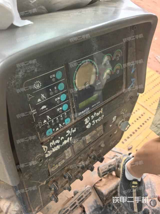 小时表(推土机驾驶室) 小时表(推土机驾驶室)
