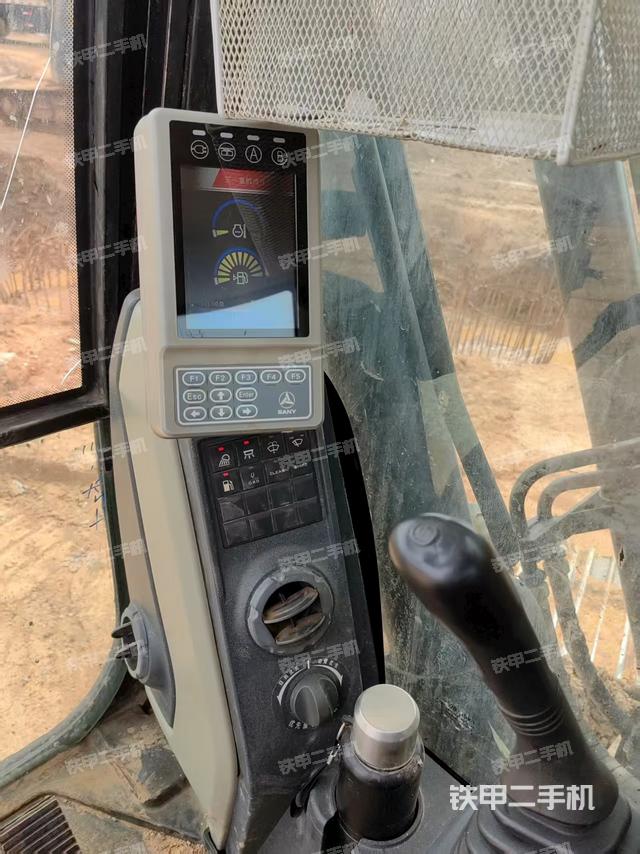 顯示屏?(駕駛室部分) 顯示屏?(駕駛室部分)