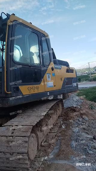 沃尔沃EC210C挖掘机实拍图片