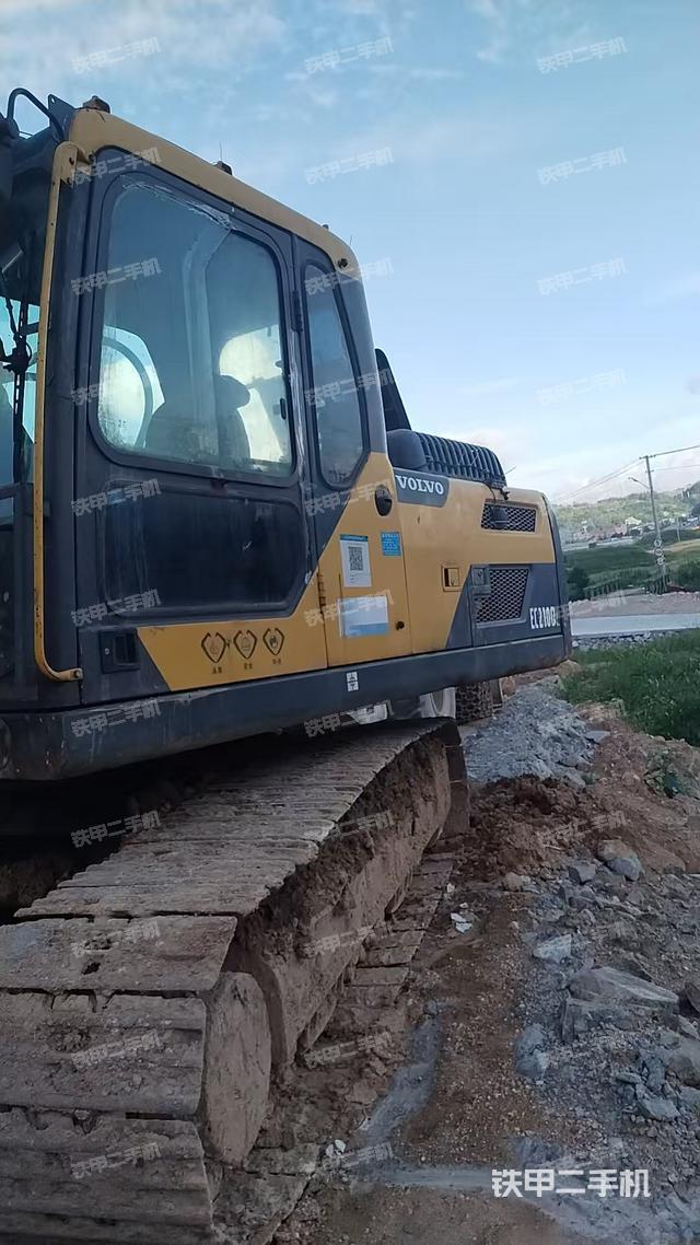 沃爾沃EC210C挖掘機