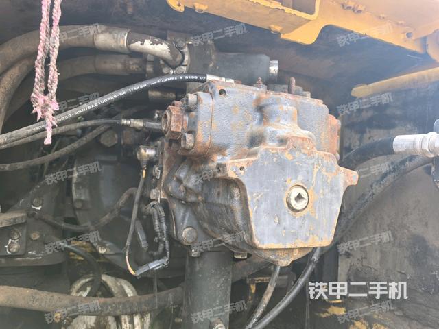 液壓泵斜45?左(大件艙室) 液壓泵斜45?左(大件艙室)