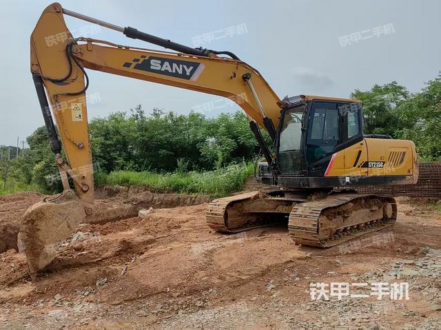 三一重工SY215C挖掘機(jī)