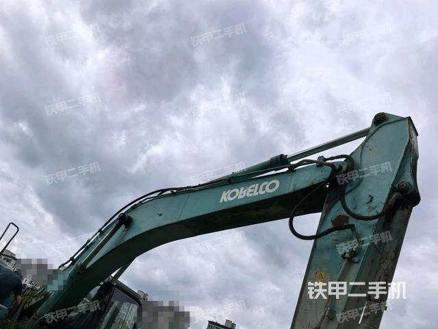 大臂整体 右侧(工作和回转装置) 大臂整体 右侧(工作和回转装置)