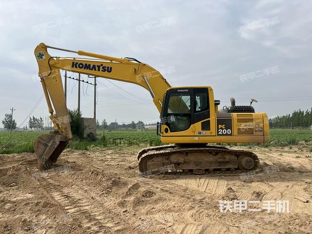 小松PC200-8挖掘機(jī)