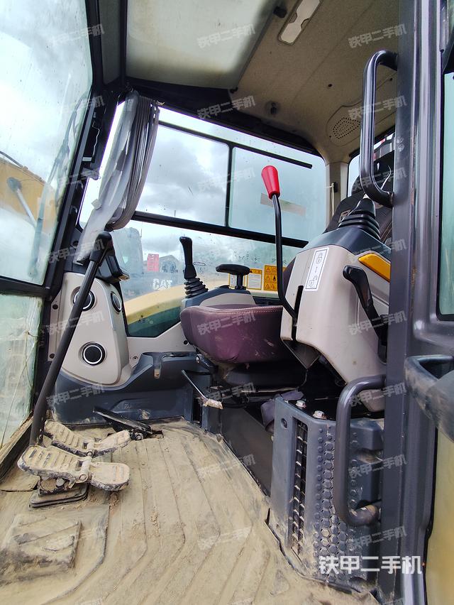 驾驶室整体（整机外观）