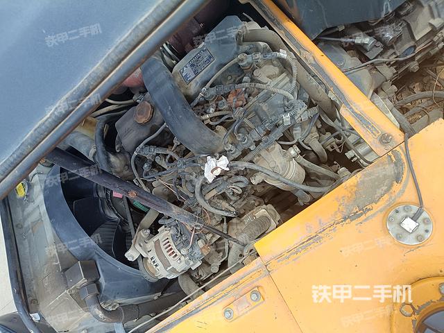 发动机整体俯视(整机外观) 发动机整体俯视(整机外观)