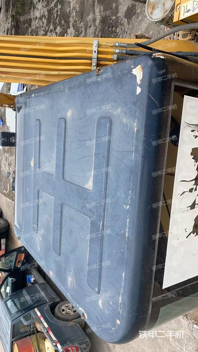 駕駛室頂部(整機外觀) 駕駛室頂部(整機外觀)