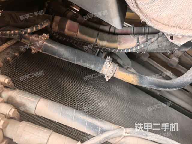 风扇及皮带(推土机发动机舱) 风扇及皮带(推土机发动机舱)