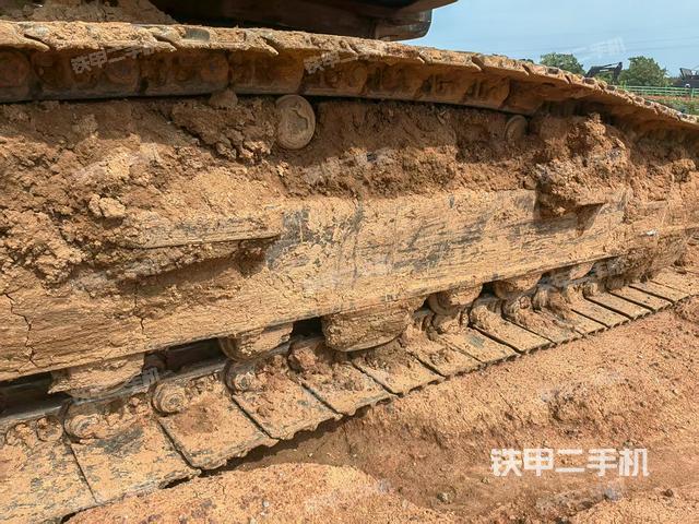 右側(cè)履帶整體(行走機(jī)構(gòu)) 右側(cè)履帶整體(行走機(jī)構(gòu))