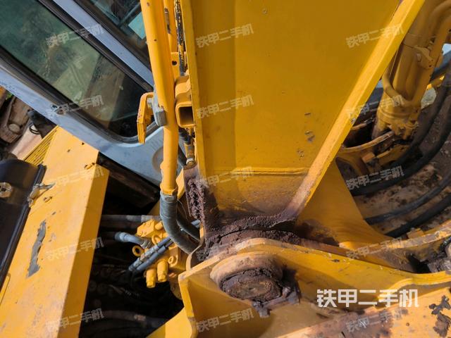 大臂根部?斜視(工作和回轉(zhuǎn)裝置) 大臂根部?斜視(工作和回轉(zhuǎn)裝置)