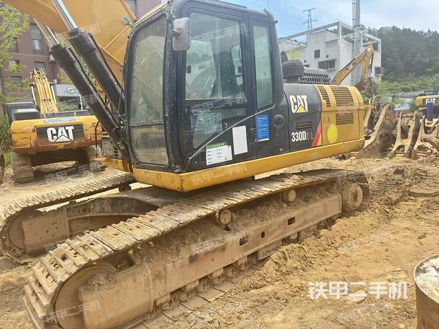 驾驶室整体(整机外观) 驾驶室整体(整机外观)