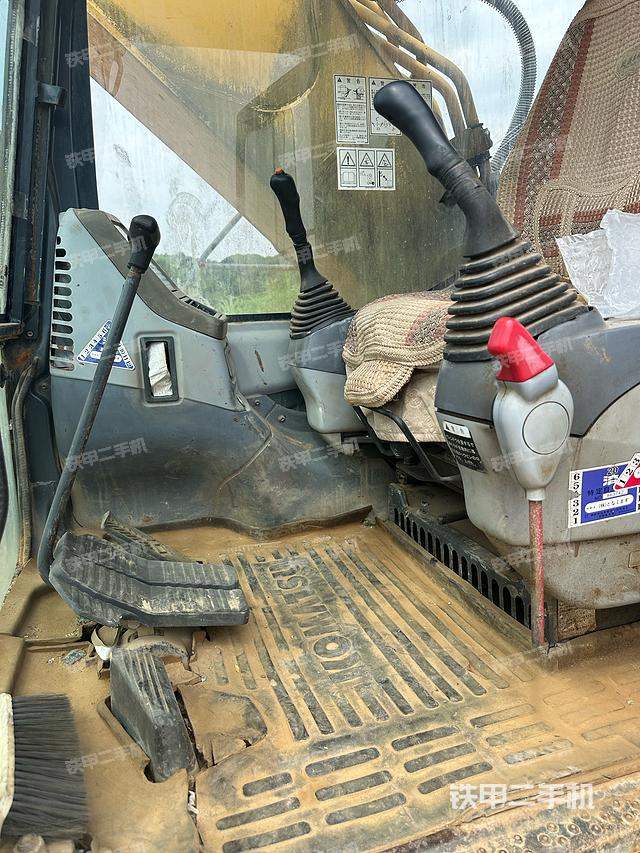 驾驶室整体(整机外观) 驾驶室整体(整机外观)