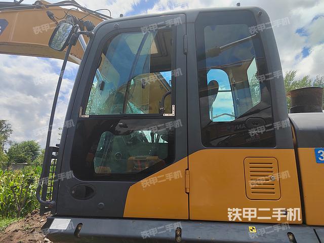 驾驶室整体（整机外观）