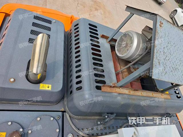 发动机整体俯视(整机外观) 发动机整体俯视(整机外观)