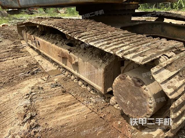 左侧履带整体 (行走机构) 左侧履带整体 (行走机构)
