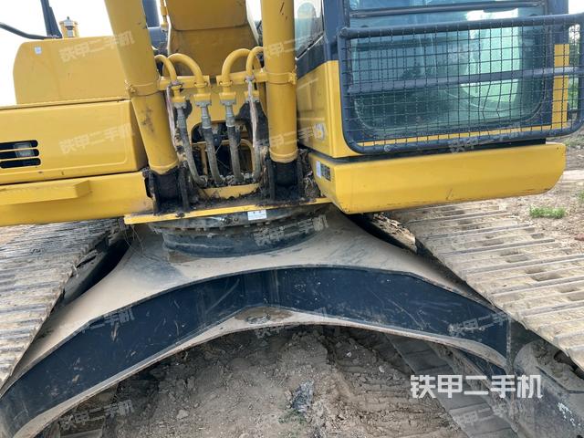 驾驶室整体(整机外观) 驾驶室整体(整机外观)