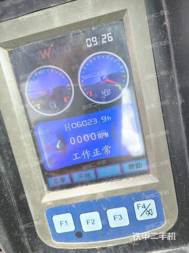 駕駛室整體(整機外觀) 駕駛室整體(整機外觀)