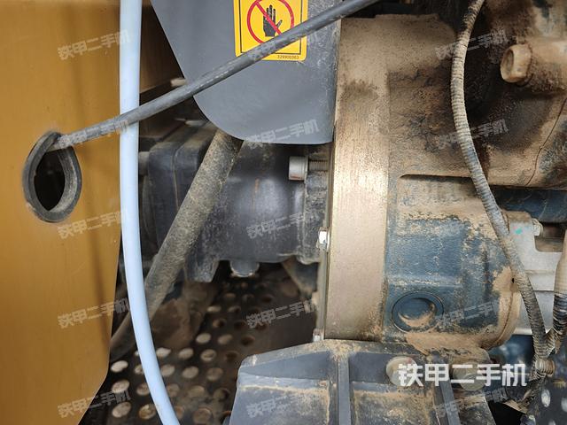 液壓泵艙室正面整體(整機(jī)外觀) 液壓泵艙室正面整體(整機(jī)外觀)