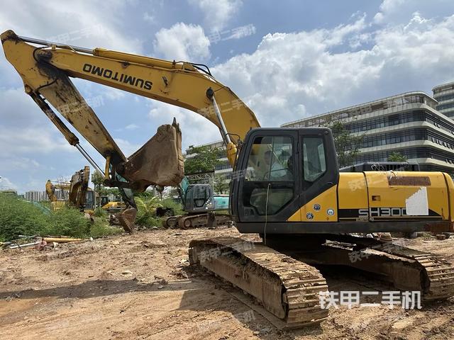 住友SH240-5挖掘機(jī)