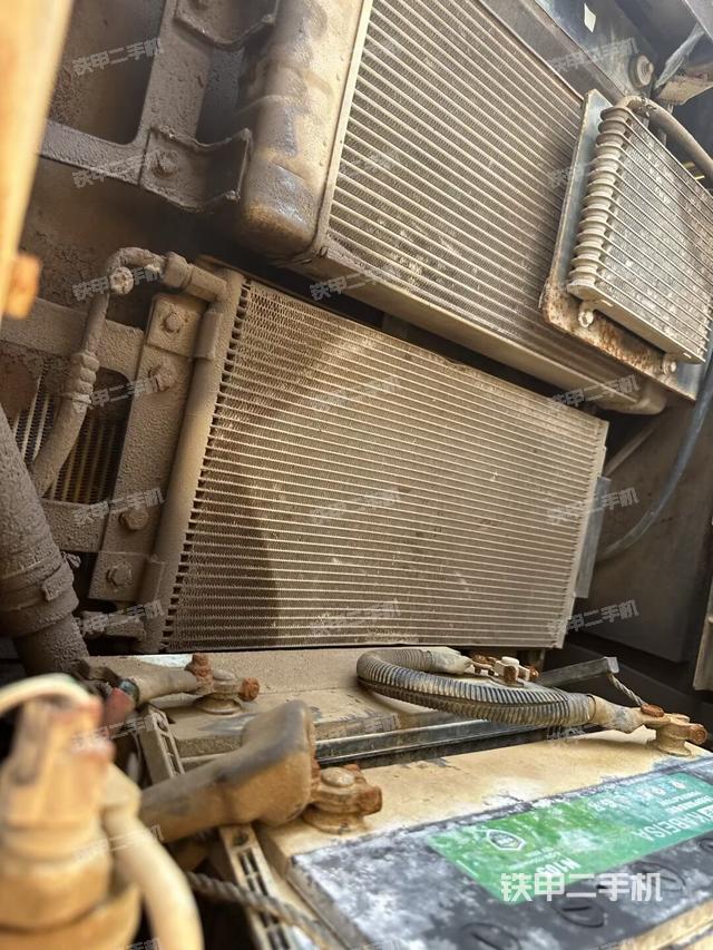 散热器正面(大件舱室) 散热器正面(大件舱室)