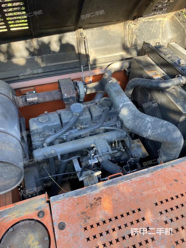 發(fā)動(dòng)機(jī)整體俯視(整機(jī)外觀) 發(fā)動(dòng)機(jī)整體俯視(整機(jī)外觀)