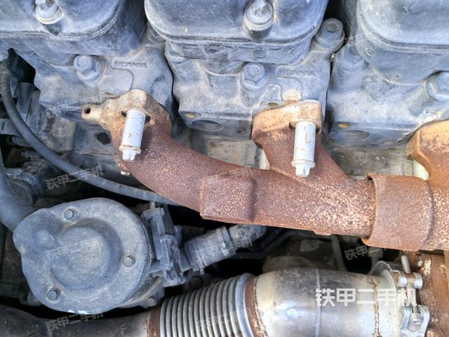 氣門室蓋螺絲特寫(上車部件) 氣門室蓋螺絲特寫(上車部件)