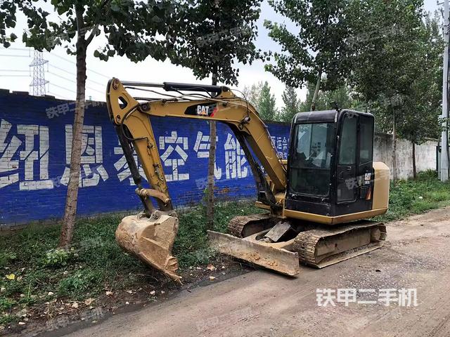 驾驶室整体(整机外观) 驾驶室整体(整机外观)